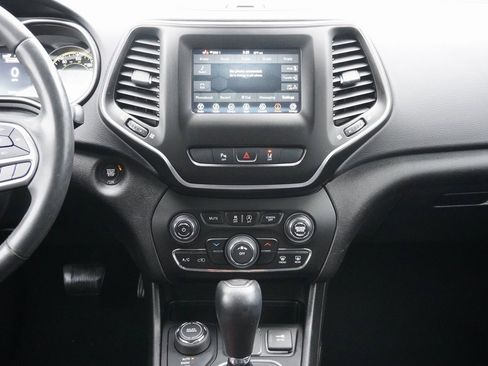 Used 2021 Jeep Cherokee Latitude Lux w/ Sun & Sound Group image 25