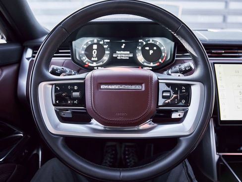 Used 2025 Land Rover Range Rover SE image 51