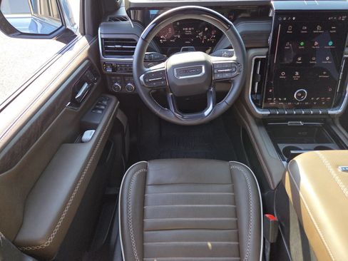 Used 2025 GMC Yukon XL Denali Ultimate AWD/4WD image 35