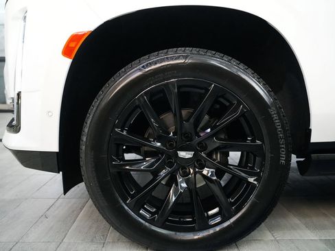 Used 2024 Cadillac Escalade ESV Sport Platinum w/ LPO, ONYX Package AWD/4WD image 9