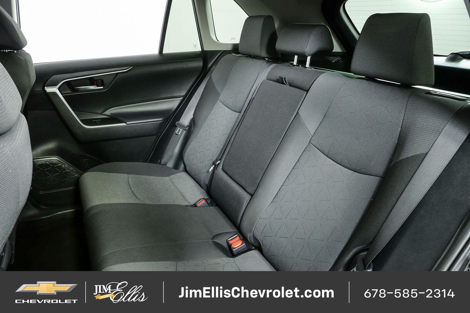Used 2024 Toyota RAV4 XLE FWD image 17