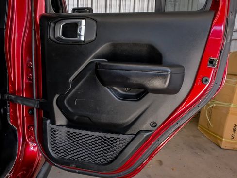Used 2021 Jeep Wrangler Unlimited Rubicon AWD/4WD image 47