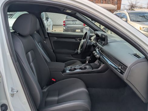 Used 2023 Honda Civic Sport image 11
