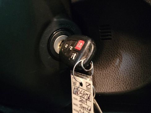 Used 2019 Toyota Corolla LE image 26