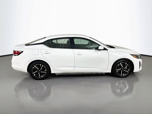 Used 2024 Nissan Sentra SV FWD image 16
