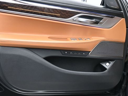 Used 2022 BMW 750i xDrive 750i xDrive w/ Executive Package image 9