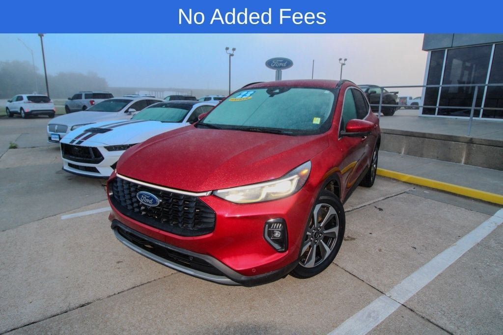 Used 2023 Ford Escape Platinum AWD/4WD image 1