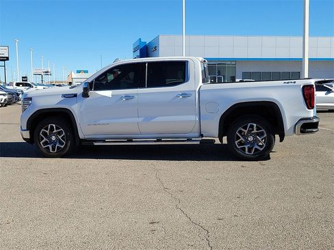 Used 2024 GMC Sierra 1500 SLT image 6