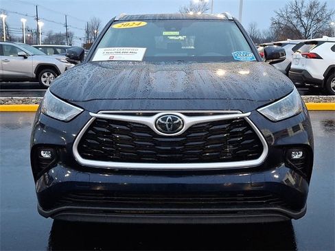 Certified 2024 Toyota Highlander XLE image 3