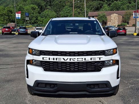 Used 2020 Chevrolet Silverado 1500 Custom w/ Custom Value Package image 2