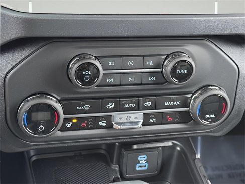 New 2025 Ford Bronco Outer Banks image 35