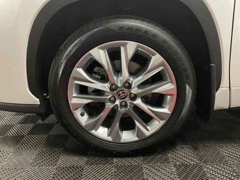 Used 2020 Toyota Highlander Limited image 11