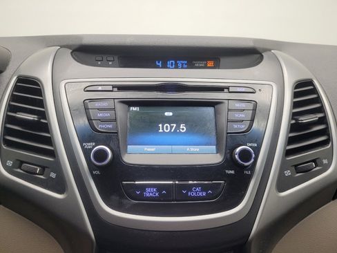 Used 2014 Hyundai Elantra SE w/ Option Group 02 FWD image 25