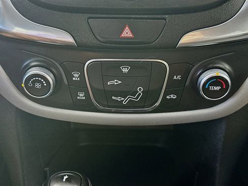 Used 2021 Chevrolet Equinox LT w/ LPO, Floor Liner Package image 19