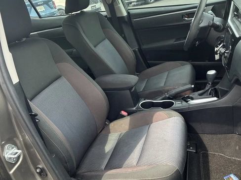 Used 2017 Toyota Corolla LE FWD image 12