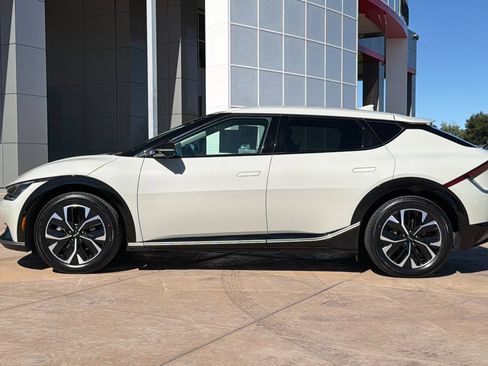 Used 2024 Kia EV6 Wind w/ Wind Technology Package AWD/4WD image 7