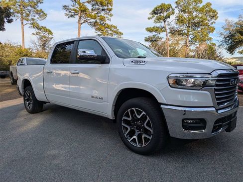Used 2025 RAM 1500 Laramie image 2