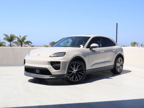 New 2026 Porsche Macan Electric RWD image 1