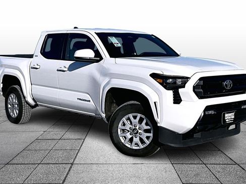 Used 2024 Toyota Tacoma SR5 image 2