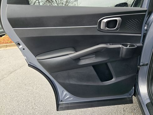 Certified 2025 Kia Sorento S w/ Panoramic Sunroof Package image 28