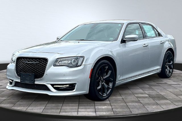 Used 2021 Chrysler 300 Touring L RWD image 1