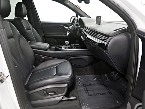 Used 2019 Audi Q7 3.0T Premium Plus AWD/4WD image 29