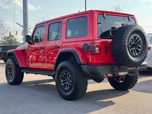 Used 2024 Jeep Wrangler Unlimited Rubicon image 9