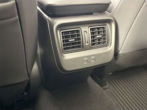 Used 2023 Toyota Crown Limited image 37