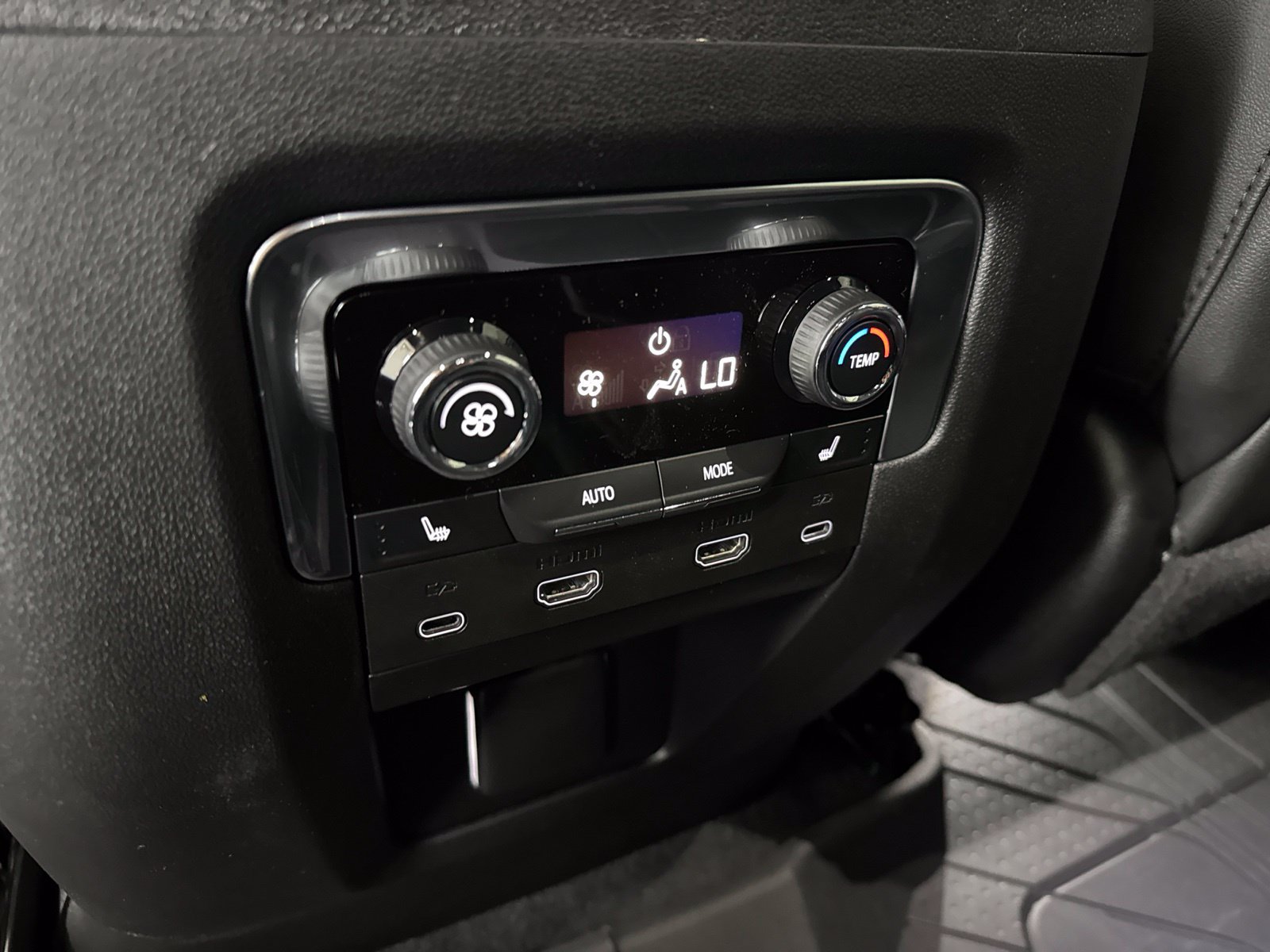 New 2027 Chevrolet Tahoe High Country AWD/4WD image 18