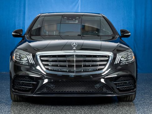 Used 2020 Mercedes-Benz S 560 Sedan image 3