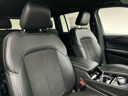 Used 2023 Jeep Grand Cherokee Altitude image 18