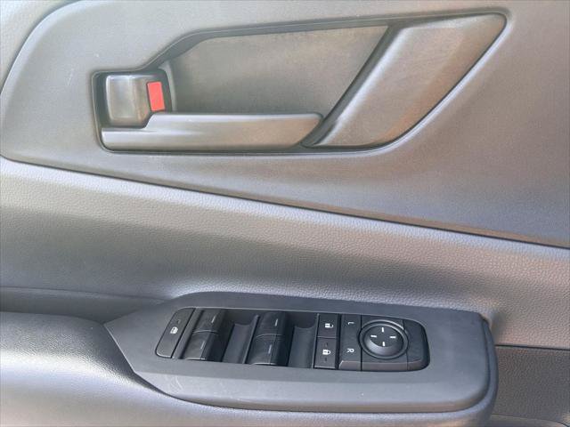 Certified 2025 Toyota Prius LE FWD image 19