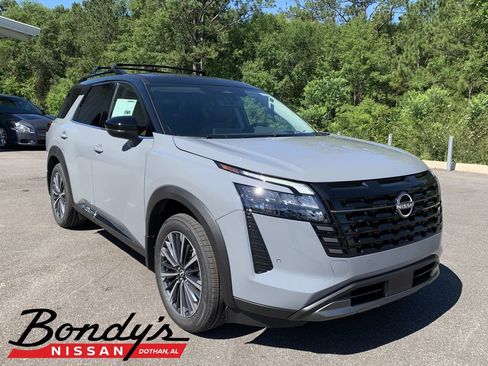 New 2026 Nissan Pathfinder Platinum FWD image 1