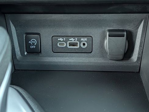 Used 2025 Nissan Sentra SV image 16