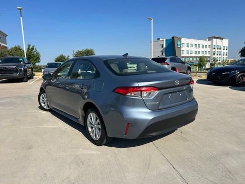 Used 2024 Toyota Corolla LE w/ LE Convenience Package FWD image 5