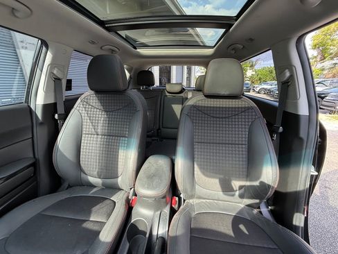 Used 2017 Kia Soul ! w/ Tech Package FWD image 8
