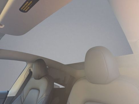 Used 2024 Tesla Model Y Long Range image 41