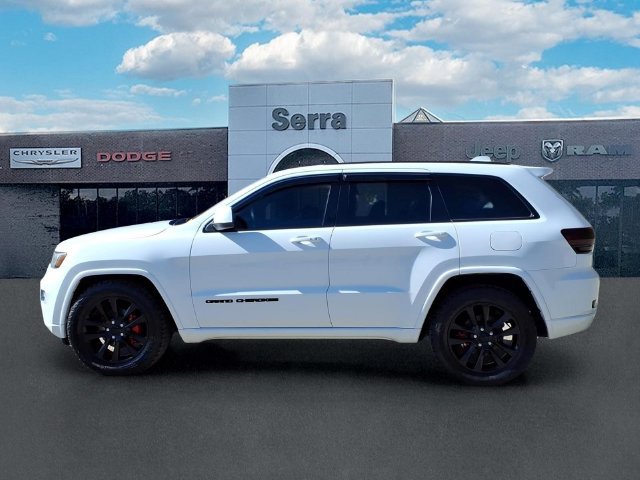 Used 2018 Jeep Grand Cherokee Altitude AWD/4WD image 4