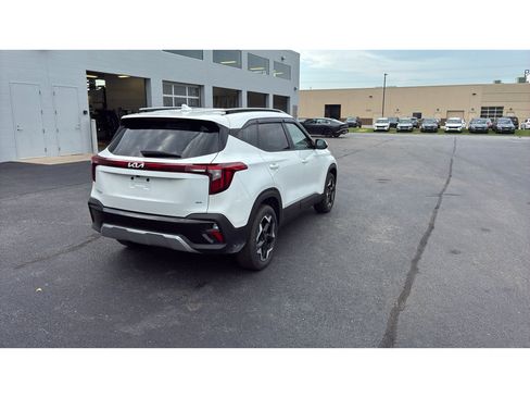 Used 2026 Kia Seltos S AWD/4WD image 7