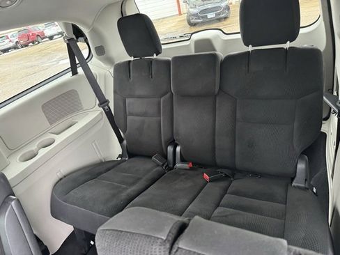 Used 2019 Dodge Grand Caravan SE w/ UConnect Hands-Free Group image 7