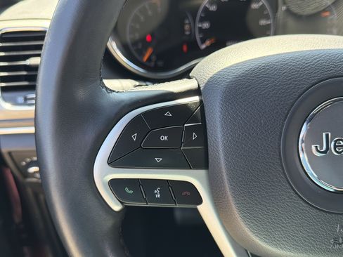 Used 2019 Jeep Grand Cherokee Limited AWD/4WD image 17