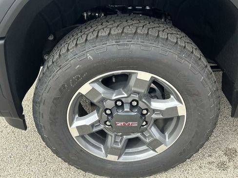 New 2026 GMC Sierra 2500 SLE image 32