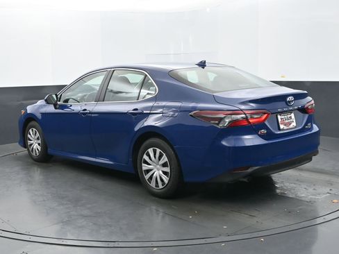 Used 2023 Toyota Camry LE image 4