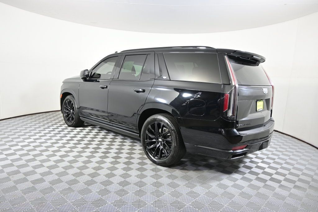 Used 2024 Cadillac Escalade Sport Platinum w/ LPO, ONYX Package AWD/4WD image 4