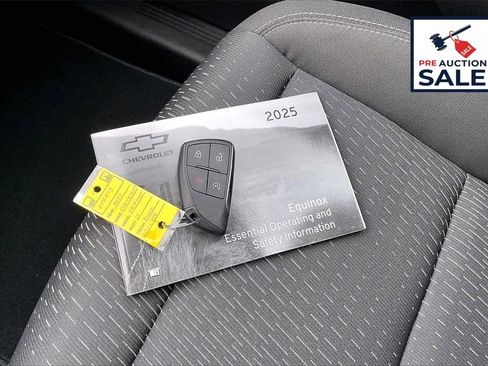 Used 2025 Chevrolet Equinox LT image 11