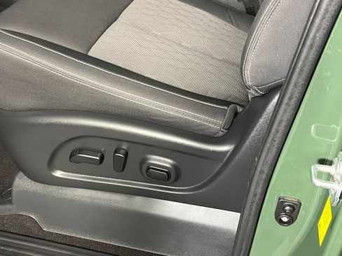 Used 2024 Nissan Titan SV w/ SV Bronze Edition Package image 25