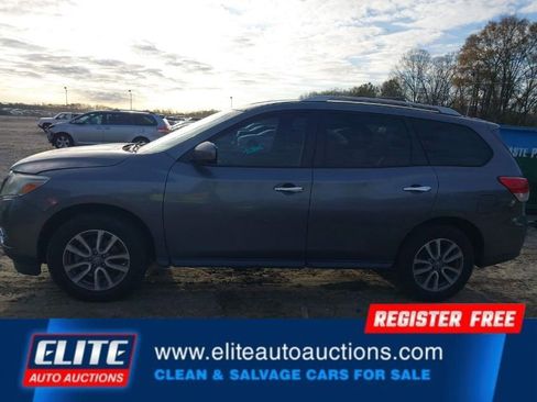 Used 2016 Nissan Pathfinder SV image 27