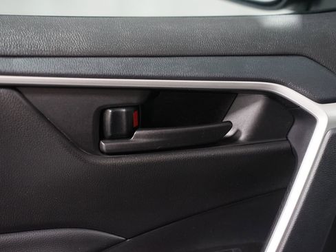 Certified 2025 Toyota RAV4 LE image 31