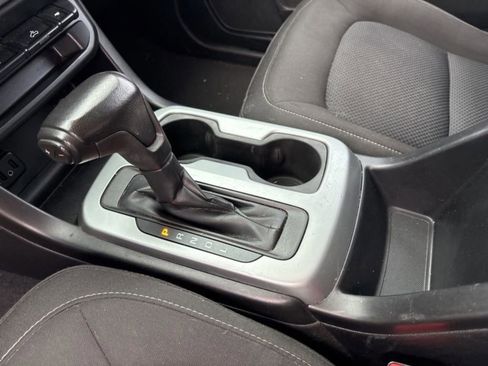 Used 2020 Chevrolet Colorado LT AWD/4WD image 18