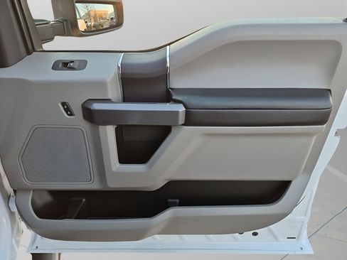 Used 2022 Ford F250 XLT w/ FX4 Off-Road Package image 13